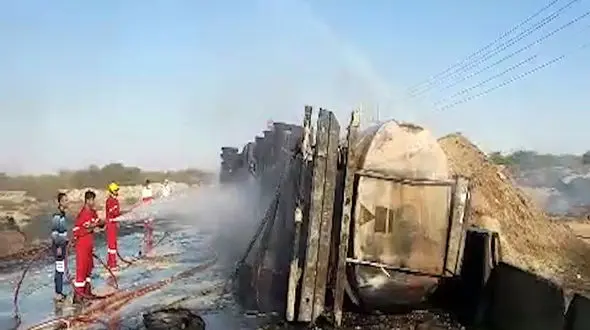 زنده زنده سوختن 3 مرد در آتش سوزی تانکر سوخت / در بندرعباس رخ داد + فیلم