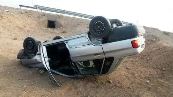 واژگونی پراید در داراب ۱۰ نفر را مصدوم کرد