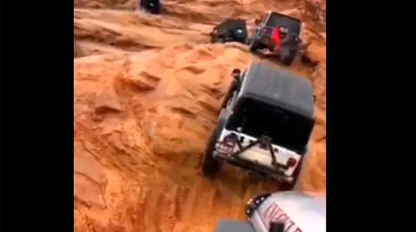 فیلم هیجان انگیز از صخره نوردی خودروها 