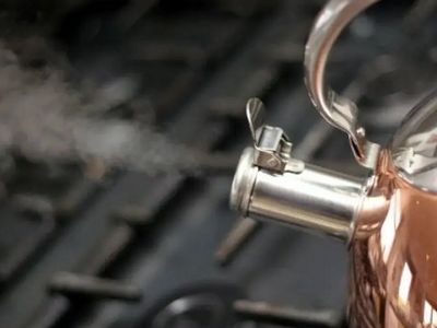 جوشاندن آب کتری برای دومین بار مضر است؟
