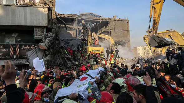 فوری / دقایقی قبل پیکر یکی دیگر از آتش نشانان کشف شد

