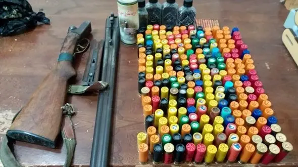 خانه در پاسداران انبار تجهیزات جنگی بود 