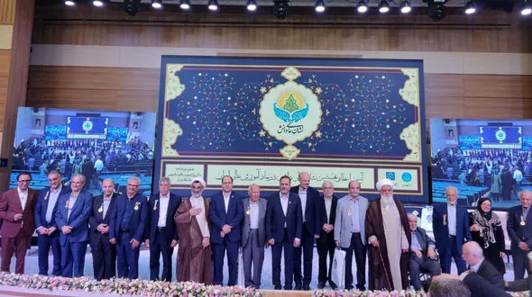۲۰ سکه بهار آزادی به برگزیدگان نشان عالی دانش اعطا شد / اساتید برتر چه کسانی بودند؟
