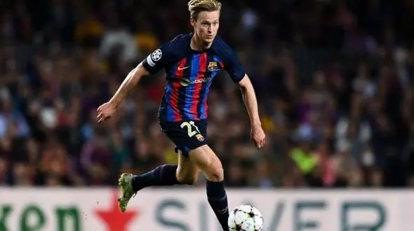 صف‌کشی غول‌های لیگ جزیره برای ربودن ستاره هلندی