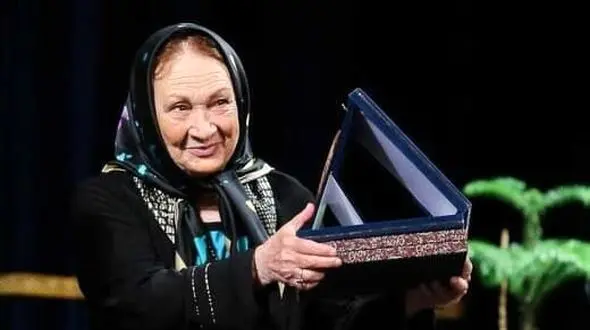 فرخ شادمنش درگذشت / مادر بازیگرش داغدار شد