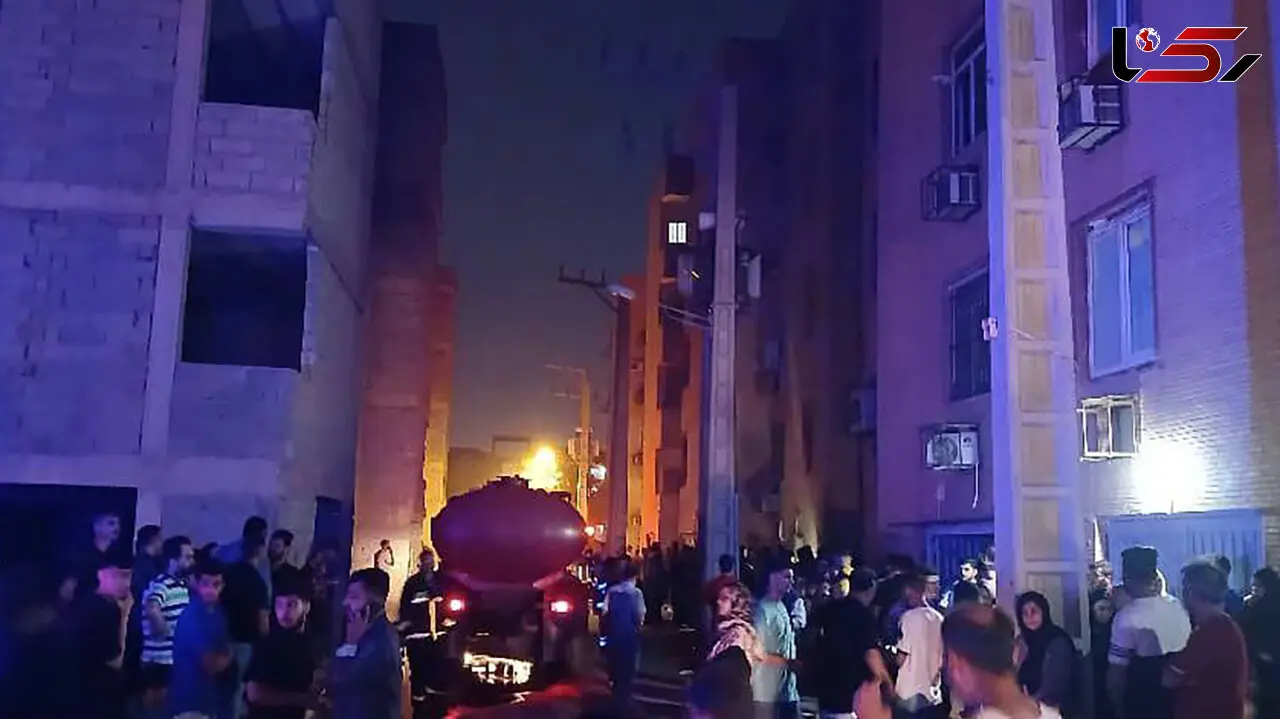 عملیات نجات 14 زن و مرد و کودک از آتش سوزی مسکن ملی آبادان