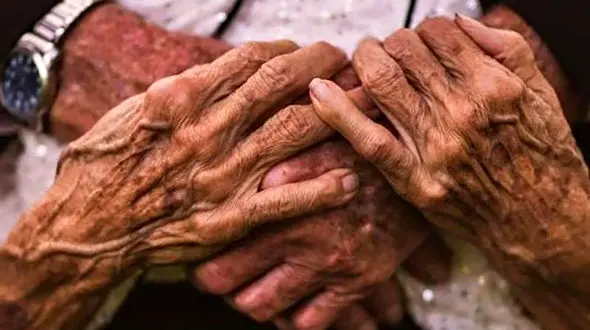 فیلم عشق حقیقی بین این زن و مرد را ببینید ! / آنها یک شبه جهانی شدند !