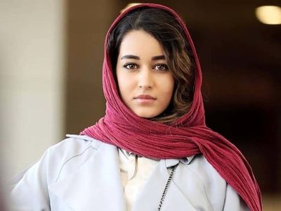 فیلم / مه لقا مینوش به صحرا اسداللهی: خجالت نمیکشی با این لباس ها توی اکران ها .../  صحرا : تا کور شود هر آن کس ....