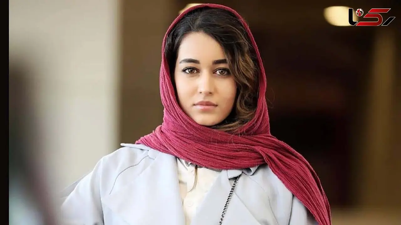 فیلم / مه لقا مینوش به صحرا اسداللهی: خجالت نمیکشی با این لباس ها توی اکران ها .../  صحرا : تا کور شود هر آن کس ....