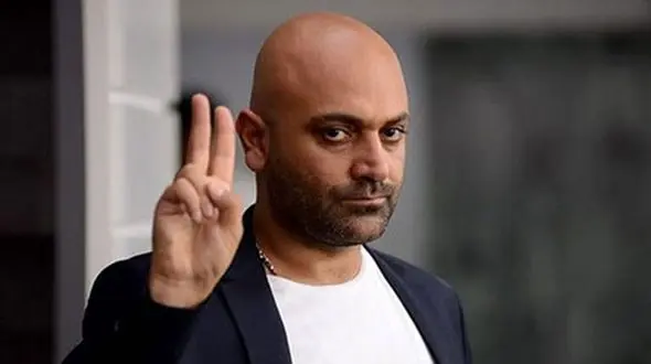 عکس/ هفت تیر کشی به سبک مهدی کوشکی  / آقای بازیگر همه را شوکه کرد