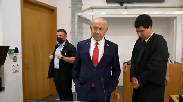 نتانیاهو در دادگاه: من تنها مقام دریافت‌کننده رشوه نبودم