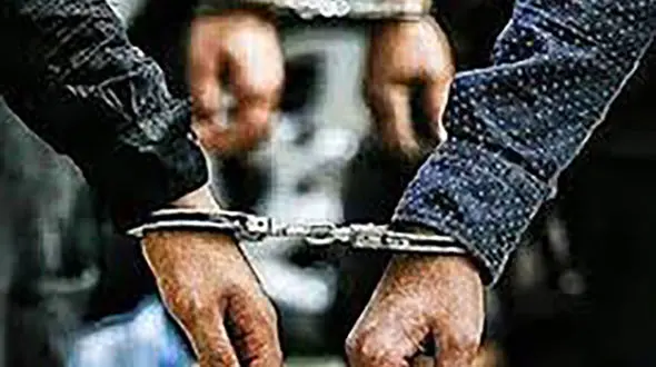 پایان کار 7 سارق همه فن حریف در تهران / آنها خودروی سرقتی را با خودروی تصادفی جابجا می کردند