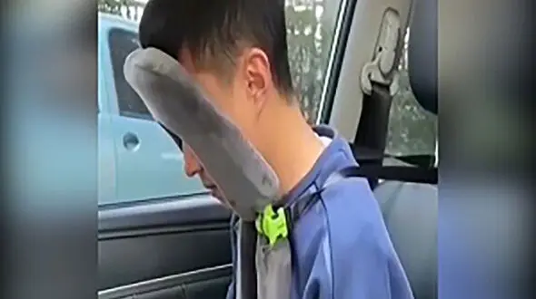 بالشتی برای افراد خواب آلود! + فیلم