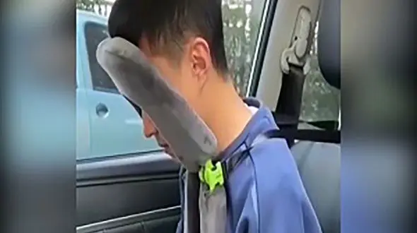 بالشتی برای افراد خواب آلود! + فیلم