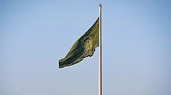 اهتزاز بزرگ ترین پرچم سبز رضوی بر فراز بلندترین سکوی پرچم ایران