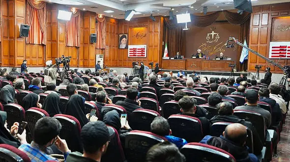 شناسایی عامل نفوذی منافقین در دفتر خدمات حقوقی ایران در پاریس