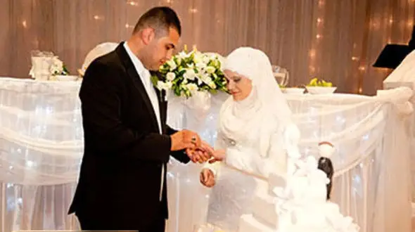 فیلم آواز شاد؛ تو لبنان وسط رقص و عروسی با دیدن موشک های ایرانی شروع کردن به سرود جنگی