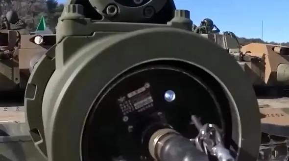 روش‌های حرفه‌ای پاکسازی لوله توپ تانک + فیلم