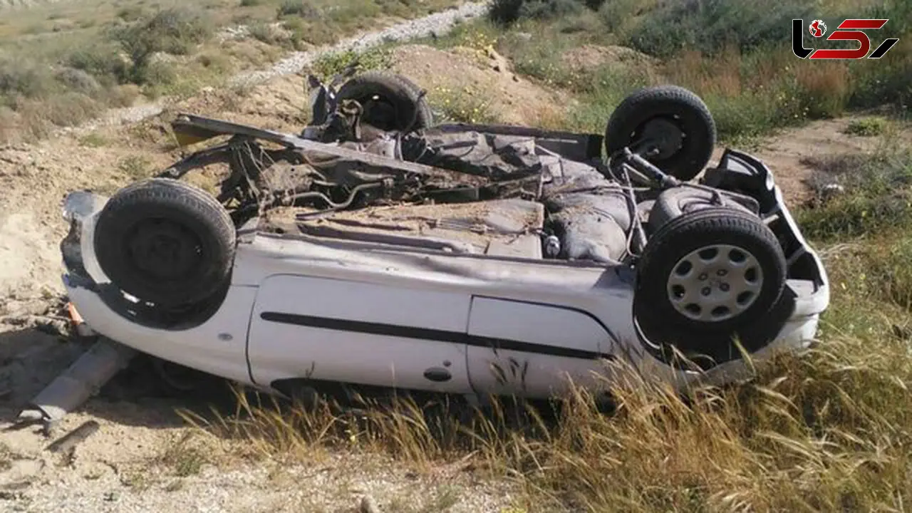لحظه هولناک چپ کردن پژو ۲۰۶ در جاده بیرون شهر 