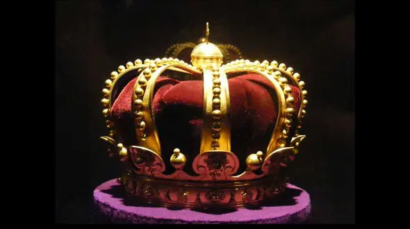 بلندترین پادشاه جهان + عکس