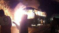 اتوبوس مسافربری با دیواره تونل تصادف کرد و آتش گرفت / در محور جیرفت به کرمان رخ داد+عکس