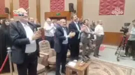 فیلم ورزش کردن عجیب وزیر آموزش و پرورش در سالن اجتماعات/ صدا و سیما منتشر کرد