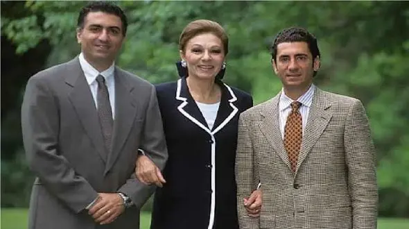 سفر به ایام قدیم؛ فرح و علیرضا پهلوی غمزده از تبعید سال 1360