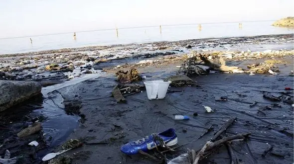 تخلیه شبانه پساب خانگی و صنعتی در رودخانه های حوضه آب ریز خزر / شهرهای شمالی تصفیه خانه فاضلاب ندارند