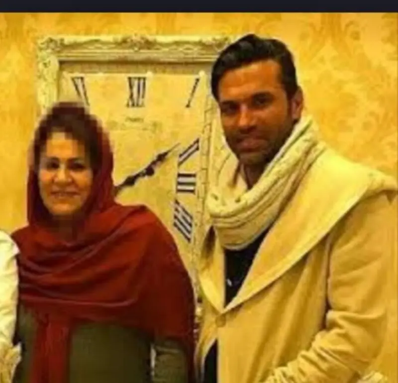 علیرضا نیک بخت واحدی و مادرش