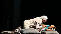 فیلم / نگاهی بر تئاتر جنجالی  «خشکسالی و دروغ» با صحنه زوج ایرانی روی تختخواب مشترک !