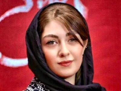 عکس/ مدلینگ فوق خاص الیکا ناصری با مدل مانتو های دخترونه و عروسکی/ چقدر مناسب سنش لباس میپوشه!