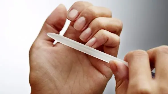 چرا پوست اطراف ناخن ها پوسته پوسته می شود