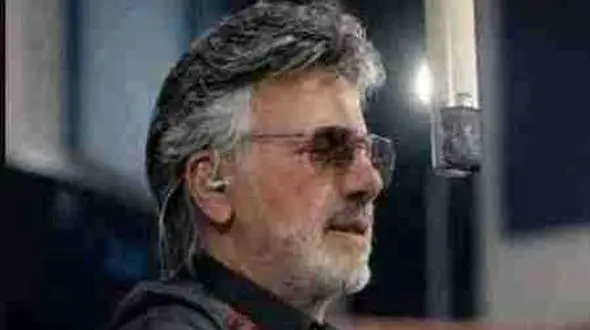 دانلود آهنگ معین   / ترانه هرگز به غصه خوردن گذشته بر نگشته 