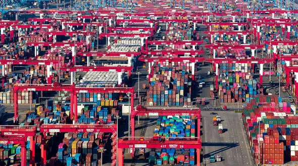 ترامپ تعرفه‌های ۱۳۰ درصدی علیه چین اعلام کرد؛ جنگ تجاری جهانی بازگشت؟