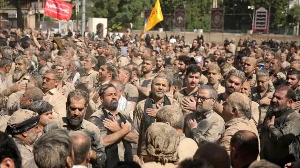 آیین گل‌مالی مردم لرستان در روز عاشورای حسینی +فیلم