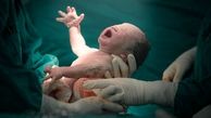 تولد نوزاد عجول در دستان سفید پوشان فوریتهای پزشکی