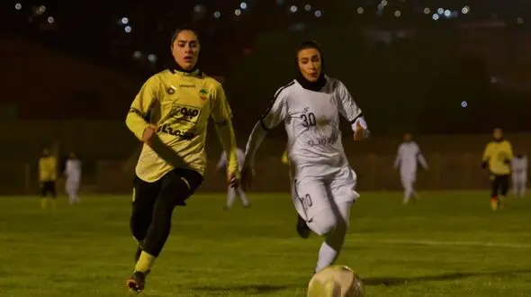 پیروزی پرگل بمی ها مقابل انزلیچی ها