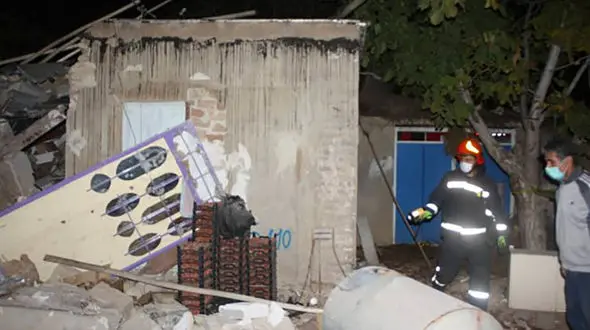 انفجار هولناک در شیراز / جوان 23 ساله زیر آوار گرفتار شد + عکس