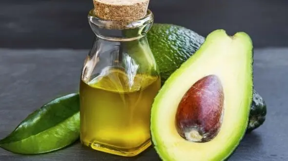 موهای خشک و وز را نرم و لطیف کنید