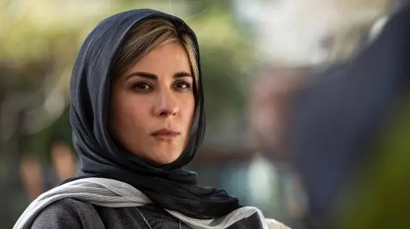 تیپ متفاوت سارا بهرامی و رویا جاویدنیا در یک قاب