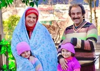 سارا نیکای سریال پایتخت:آقای تنابنده هنوز هم برای ما بابای قصه است! /یک دفعه شنیدیم قرار است دوقلوهای شیرگاهی نقش سارا و نیکا رو بازی کنند/ خیلی ناراحت شدیم