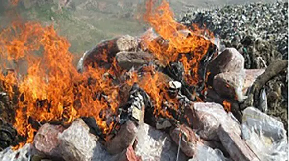 انهدام 7 تن مواد غذایی فاسد در آبادان 