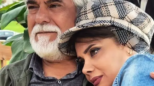 عاطفه رضوی بازیگر سریال تاسیان: روی صحنه عریان و بی‌پناهم/ زن امروز حق اعتراض دارد آموخته چگونه حق خود را بگیرد