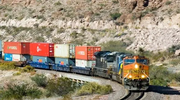 خروج خطرناک واگن قطار باری در محور بافق - تربت