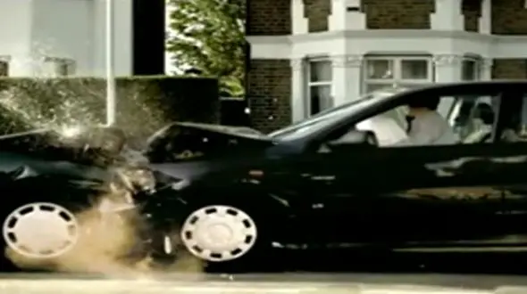 خطر باز شدن ایربگ بدون بستن کمربند ایمنی+ فیلم