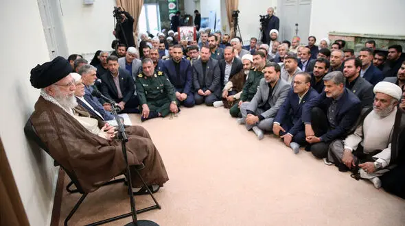 رهبر انقلاب: هدف دشمن از جنگ روانی در زمینه نظامی، ایجاد ترس و عقب‌نشینی است