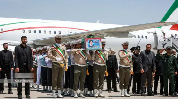 پیکر رئیس جمهور شهید به مشهد رسید / گزارش لحظه به لحظه