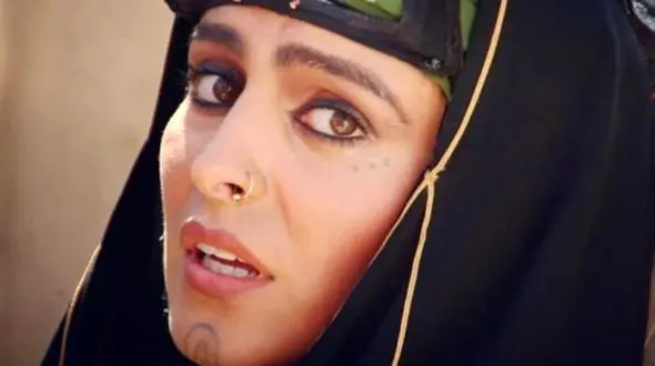 عکس/ حضور پدر و همسر ماهچهره خلیلی، جاریه سریال مختارنامه بر مزار بازیگر فقید در قبرستان مسلمانان لندن/ تزئین لاکچری و فوق مجلل مزار خانوم بازیگر