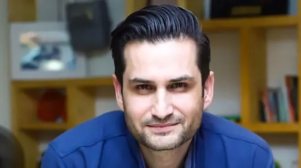 زیبایی عروسکی همسر و دخترجوان پویا امینی ! / بدون عمل زیبایی و نچرال !