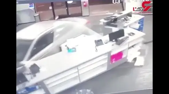 اقدام دیوانه وار مرد جوان در باشگاه بدنسازی! + فیلم